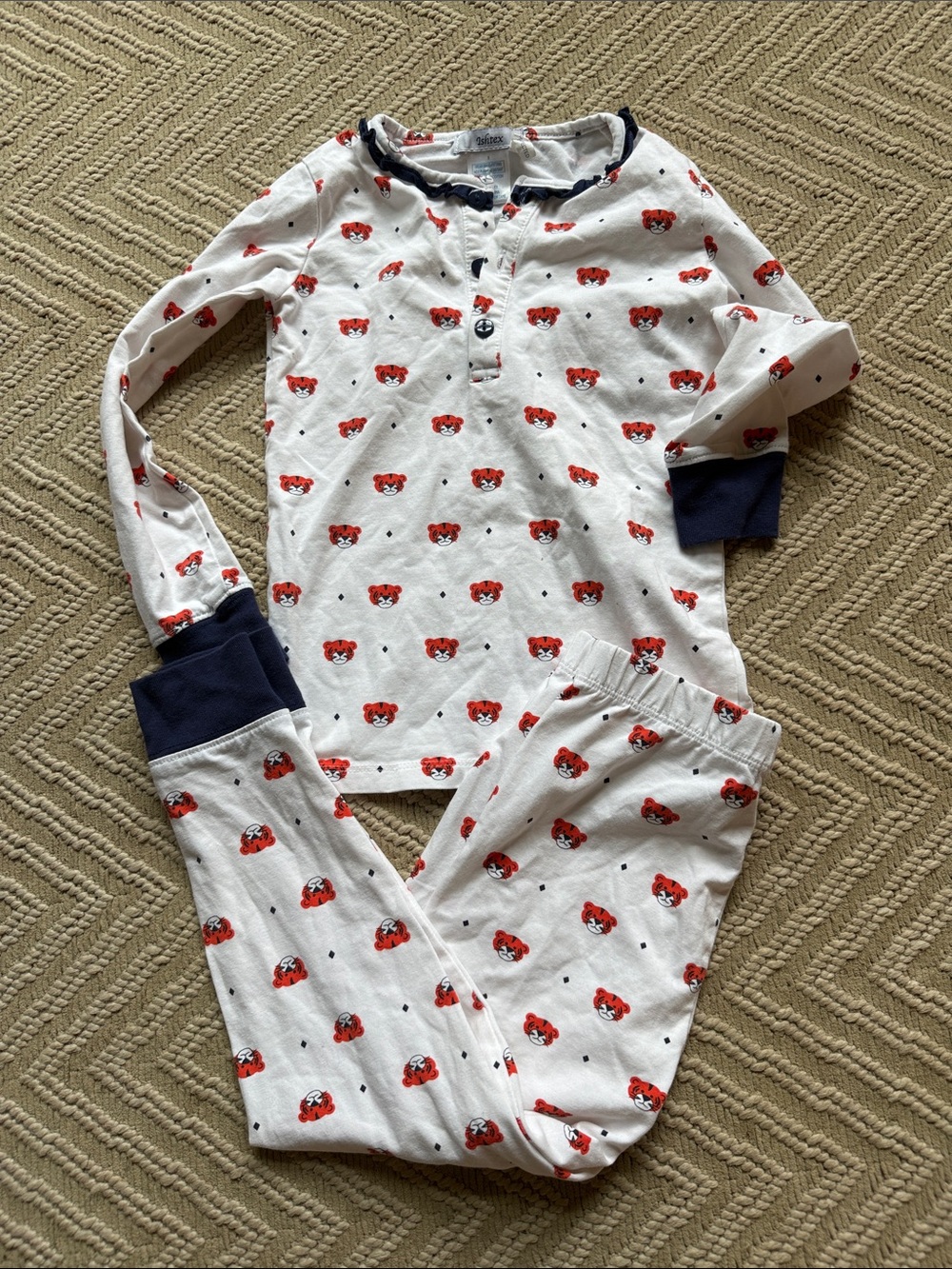 Ishtex size 5 pajamas